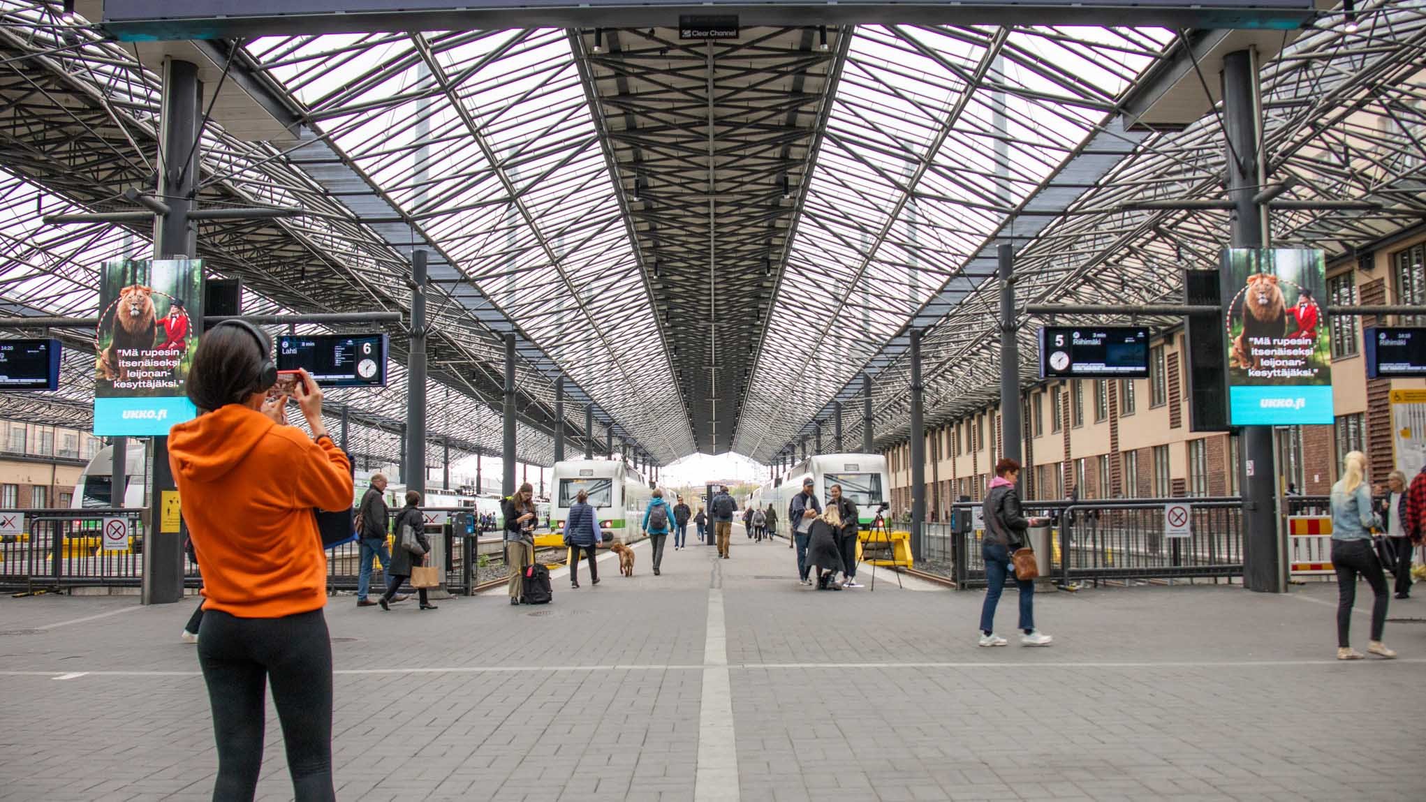 Ukko.fi Helsingin päärautatieasema vko 39 LED-suurtaulu-1